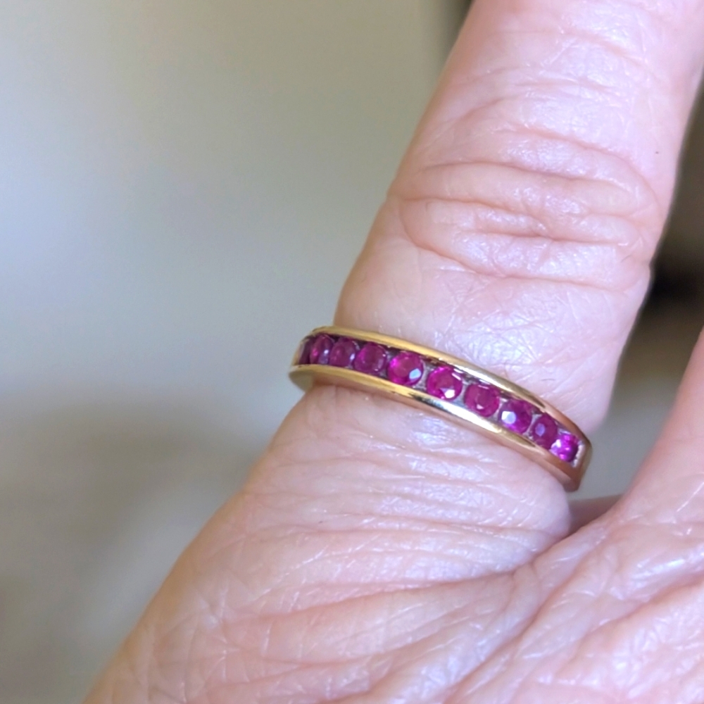 14K SOLID 💛 GOLD & NATURAL RUBY HALF ETERNITY RiNG